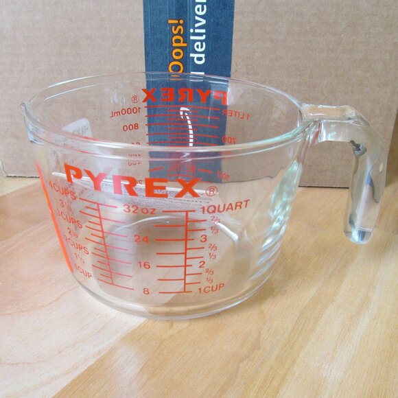 Pyrex 4 Cups 32 Oz 1000 ML 1 QT Large Clear Glass Measuring Bowl Cup NEW - Picture 1 of 4
